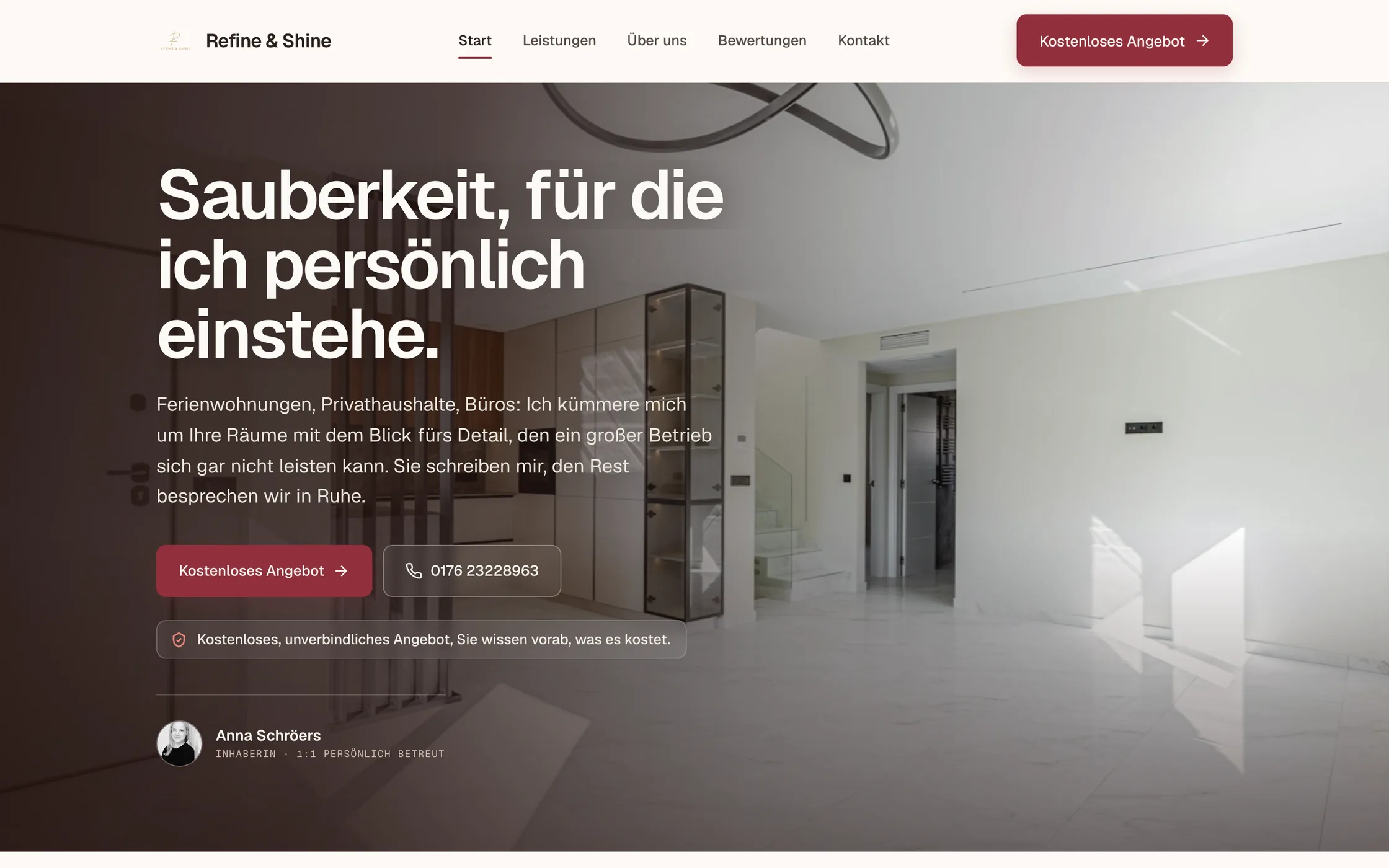 Startseite der Website von Refine & Shine: helle Gestaltung mit Bordeaux-Akzent